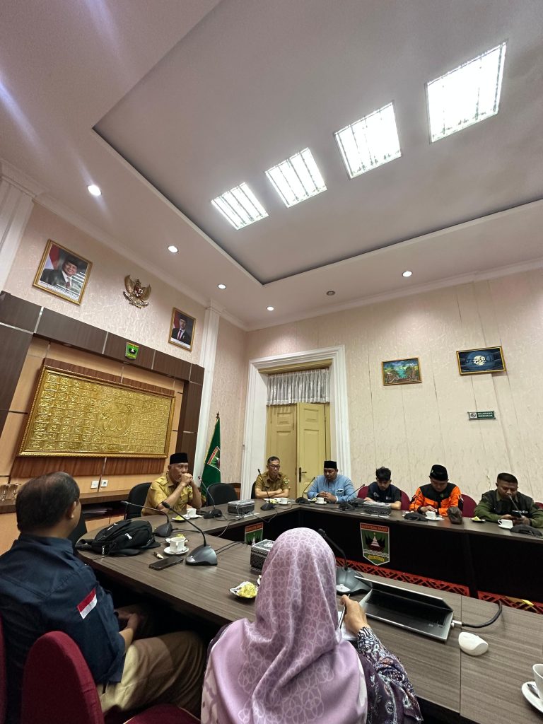 6 Januari 2026 Audiensi dengan Gubernur Provinsi Sumatera Barat, bersama-sama dengan NGO LSM CSO yang melakukan intervensi di Sumbar (4)